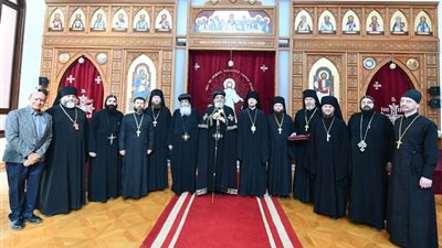 البابا تواضروس يستقبل وفد رؤساء أديرة روسيا (صور)