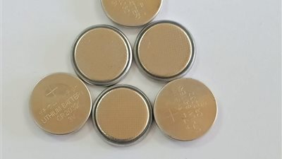 لأول مرة فى مصر.. مركز بحوث وتطوير الفلزات ينتج بطاريات الليثيوم