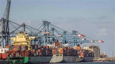 تداول ٣٨ سفينة حاويات وبضائع بميناء دمياط 