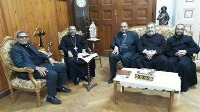 الأنبا دانيال يستقبل وفدا من الكنيسة الإنجيلية