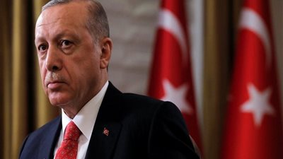 أكاديمي يكشف عن خسائر الاقتصاد التركي بسبب سياسات أردوغان (فيديو)