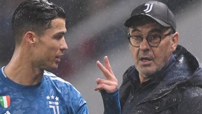 خلاف حاد بين رونالدو وساري بسبب استبداله (فيديو)