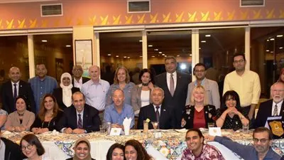 محافظ أسوان يلتقى وفد المنطقة الروتارية ومنظمة الإبتسامة الجميلة (صور)