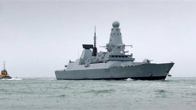 بريطانيا تخفض المخاطر الأمنية على السفن في مضيق هرمز