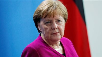 ميركل: أوروبا لم ترد بعد على قرار إيران 