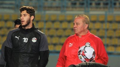 عاجل.. شوقي غريب يعلن عن ضم صادق ومنسي للمنتخب الأولمبي