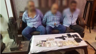 أطلق النار عند رؤيته قوة أمنية.. ضبط تشكيل عصابي بحوزته تمثال فرعوني بمصر القديمة