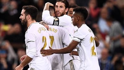 ريال مدريد يتفوق على برشلونة في سباق ضم نجم نابولي