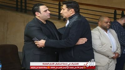 هاني رمزي وآيتن عامر وشيكو يقدمون واجب العزاء في والد أكرم حسني (صور)