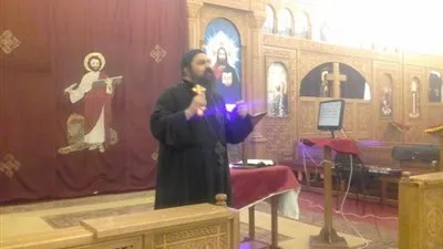 القس باسيليوس يترأس اجتماع كاتدرائية 