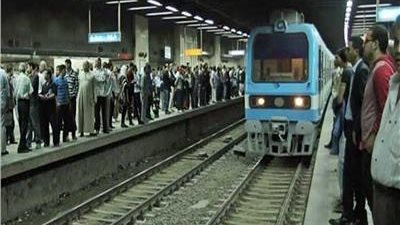 عاجل.. تشديدات أمنية بمترو غمرة بعد إلقاء مواطن شنطة مشبوهة على الرصيف