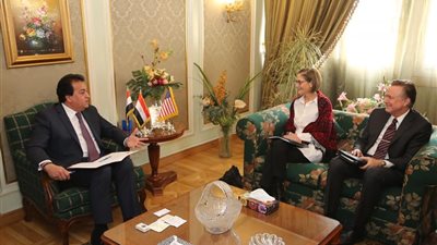 وزير التعليم العالي ببحث التعاون مع الوكالة الأمريكية للتنمية