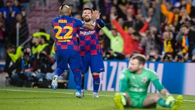 ميسي يهدد استمرار شتيجن مع برشلونة