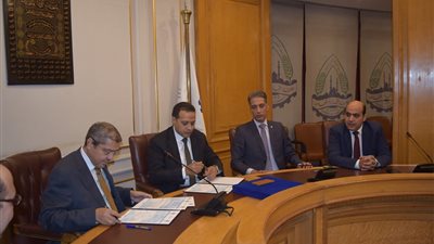 اتفاقية تعاون مشترك بين غرفتي القاهرة وسوهاج لدعم التجارة والصناعة والاستثمار 