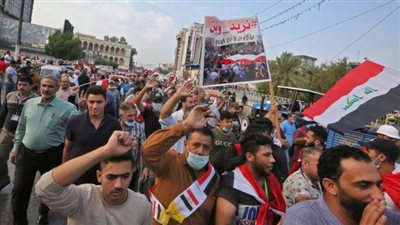 المحتجون العراقيون يواصلون اعتصامهم وسط بغداد