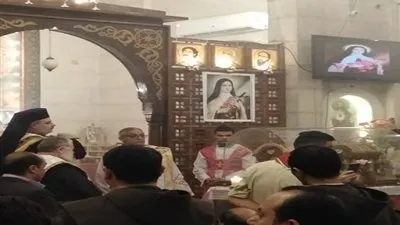 الأقباط الكاثوليك يستقبلون رفات القديسة تريز ليسوع الطّفل في كنيسة مارجرجس بالجيزة