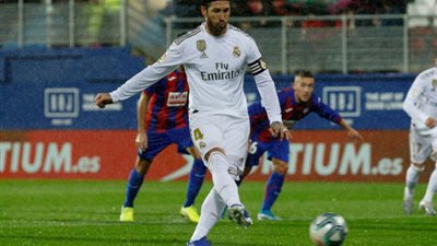 ريال مدريد يضرب إيبار برباعية في الدوري الإسباني