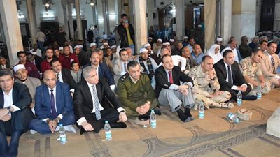 المحافظ ورئيس جامعة المنيا يشهدان احتفالية الأوقاف بالمولد النبوي (صور)