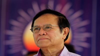 كمبوديا ترفع الإقامة الجبرية لزعيم المعارضة قبل قرار الاتحاد الأوروبي التجاري