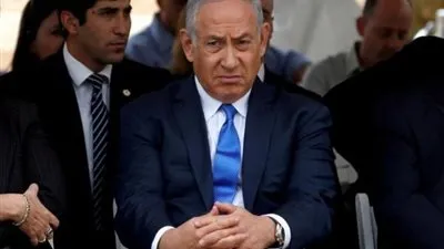 مسيرة صغيرة لدعم نتنياهو في مواجهة قضايا الفساد