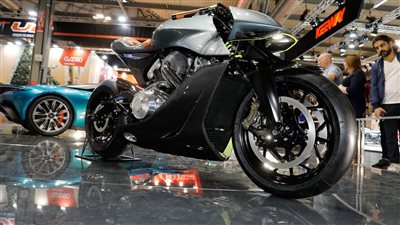 AMB 001.. أستون مارتن تعلن الكشف عن أول دراجة نارية في تاريخها