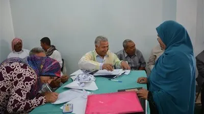 بهدف التوسع في مشروع الظهير الزراعي بالوادي الجديد قرعة علنية لتسليم 500 فدان بقرية الخرطوم