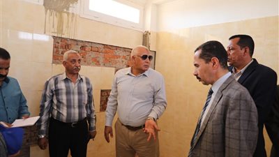 محافظ الوادي الجديد: إنشاء وحدة صحية مركزية بالقرية الثالثة والرابعة بدرب الأربعين