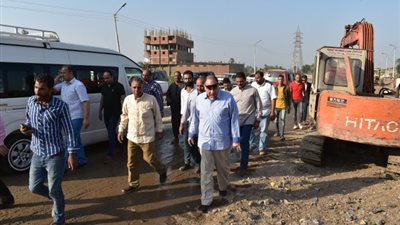 محافظ الفيوم يتابع أعمال التطوير بمنطقة منشاة عبد الله