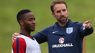 عاجل.. استبعاد رحيم ستيرلينج من معسكر إنجلترا بعد اشتباك مع لاعب ليفربول