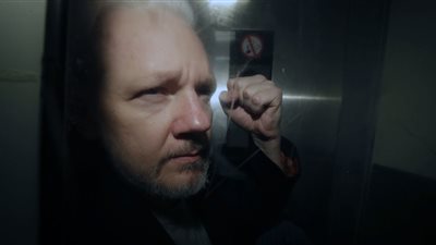 والد مؤسس ويكيليكس جوليان أسانج: صحة ابني في حالة سيئة