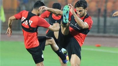 حمدي فتحي يغادر معسكر منتخب مصر