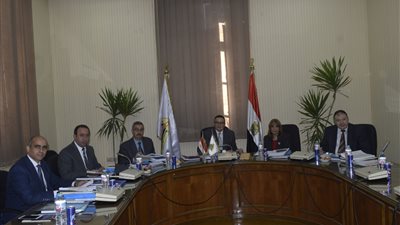 لجنة قيادات جامعة بنها تستقبل المتقدمين للوظائف القيادية