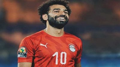 محمد صلاح ينشر صورة مع لاعب الأهلي في معسكر برج العرب