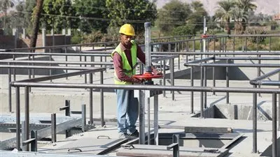 تنفيذ ٩٥٪ من الأعمال المدنية والكهروميكانيكية بمحطة مياه دشنا (صور)