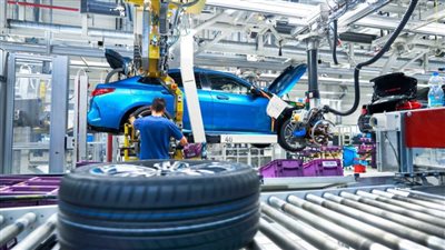 الفئة الثانية من بي ام دبليو جران كوبيه تدخل خطوط الإنتاج