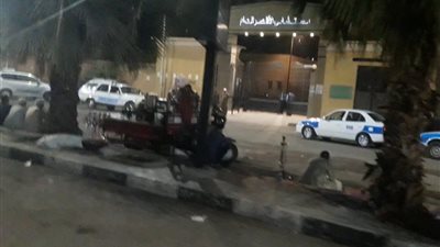تدخين الشيشة حول المستشفيات في الأقصر خطر يهدد حياة المرضى دون رقابة (صور)   