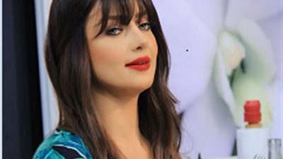 بعد نشر صورة ابنتها.. رضوى الشربيني حديث السوشيال ميديا!