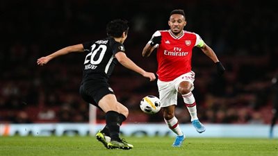 Arsenal يسقط مجددا أمام آينتراخت فرانكفورت 1-2 في الدوري الأوروبي.. وإقالة 