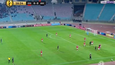 عاجل.. طرد أيمن أشرف والأهلي في ورطة أمام النجم الساحلي (فيديو)