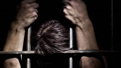 عاجل.. سجن فنان شاب بعد اتهامه بالتحريض على اغتصاب إعلامية شهيرة