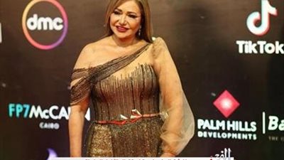 ليلى علوي توجه رسالة شكر للقائمين على تنظيم مهرجان القاهرة السينمائي