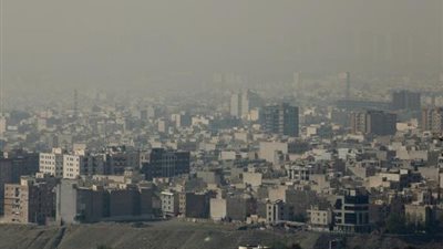 الضباب السام يغلق المدارس والجامعات في إيران