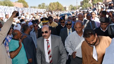 بحضور أكثر من 5 آلاف مواطن.. محافظ أسوان يشهد مراسم الصلح بين قبيلتي عرب حجازة وعرب الرشايدة بكوم أمبو