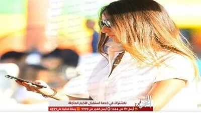 زينة تغازل جمهورها على 