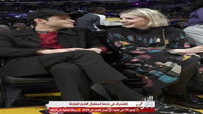رامي مالك ولوسي بوينتون يحتفلان بالجمعة السوداء على طريقتهم