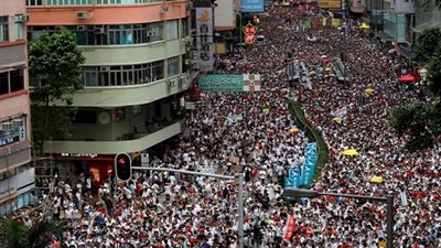 هونج كونج.. خروج الآلاف إلى الشوارع في احتجاجات جديدة