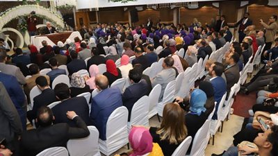 خلال لقائه بشباب المحامين.. 