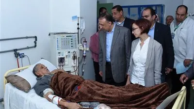 سيرًا على الأقدام.. محافظ الإسكندرية ينظم جولات مفاجئة في أول أيام منصبه