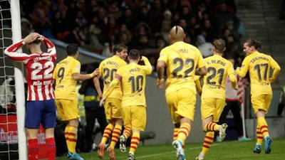 برشلونة وأتلتيكو.. فرحة عارمة للاعبي البارسا بعد الفوز بقمة الليجا