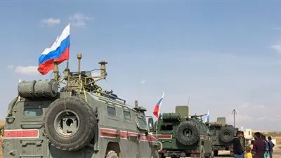 وزارة الدفاع: انفجار عبوة ناسفة أمام سيارة شرطة روسية في سوريا